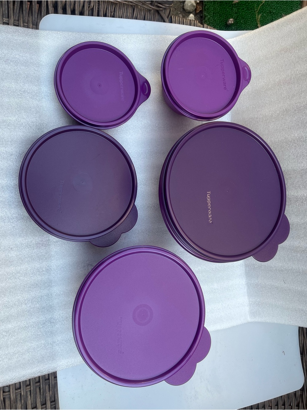 Tupperware Set- New - Picture 3 of 7